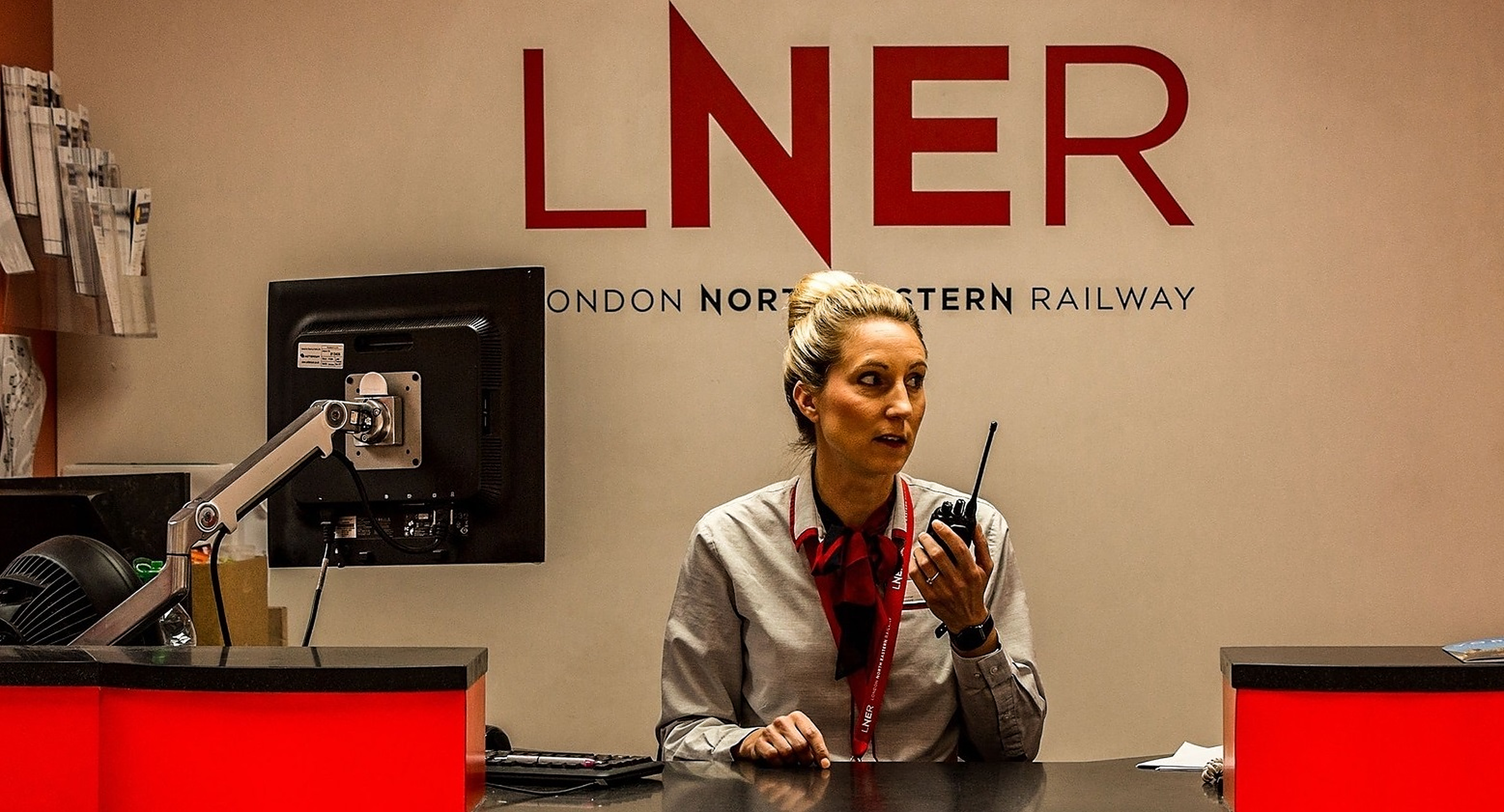 UK| Un operator feroviar a interzis angajaților să mai folosească expresia „doamnelor și domnilor”, care nu este suficient de „incluzivă”