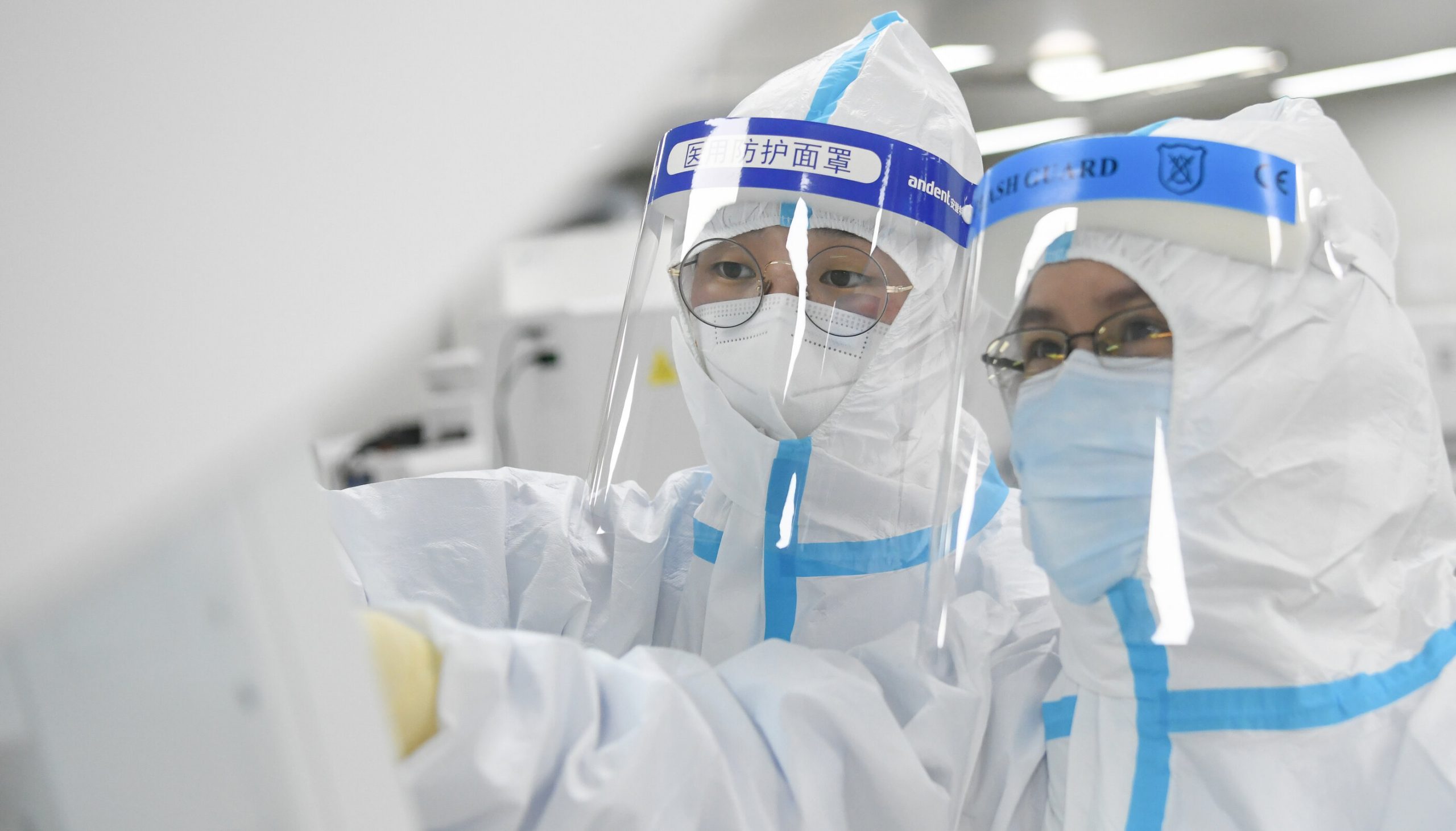 Originea SARS-Cov-2| 20 de cercetători americani contrazic OMS și afirmă că este plauzibil ca virusul să fi scăpat din laboratorul din Wuhan