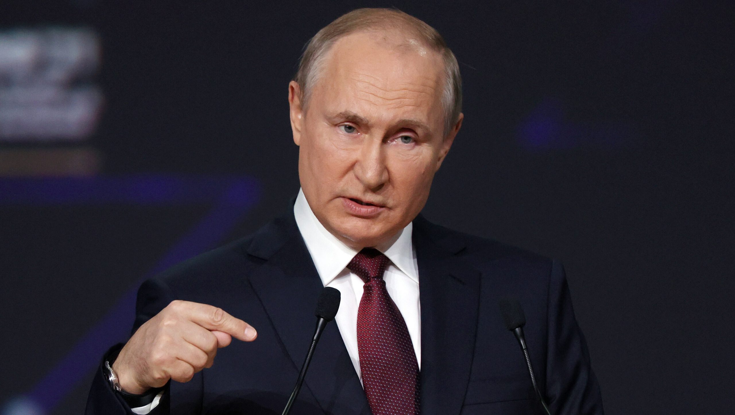 Vladimir Putin semnează retragerea Rusiei din tratatul de control al armelor „Open Skies”