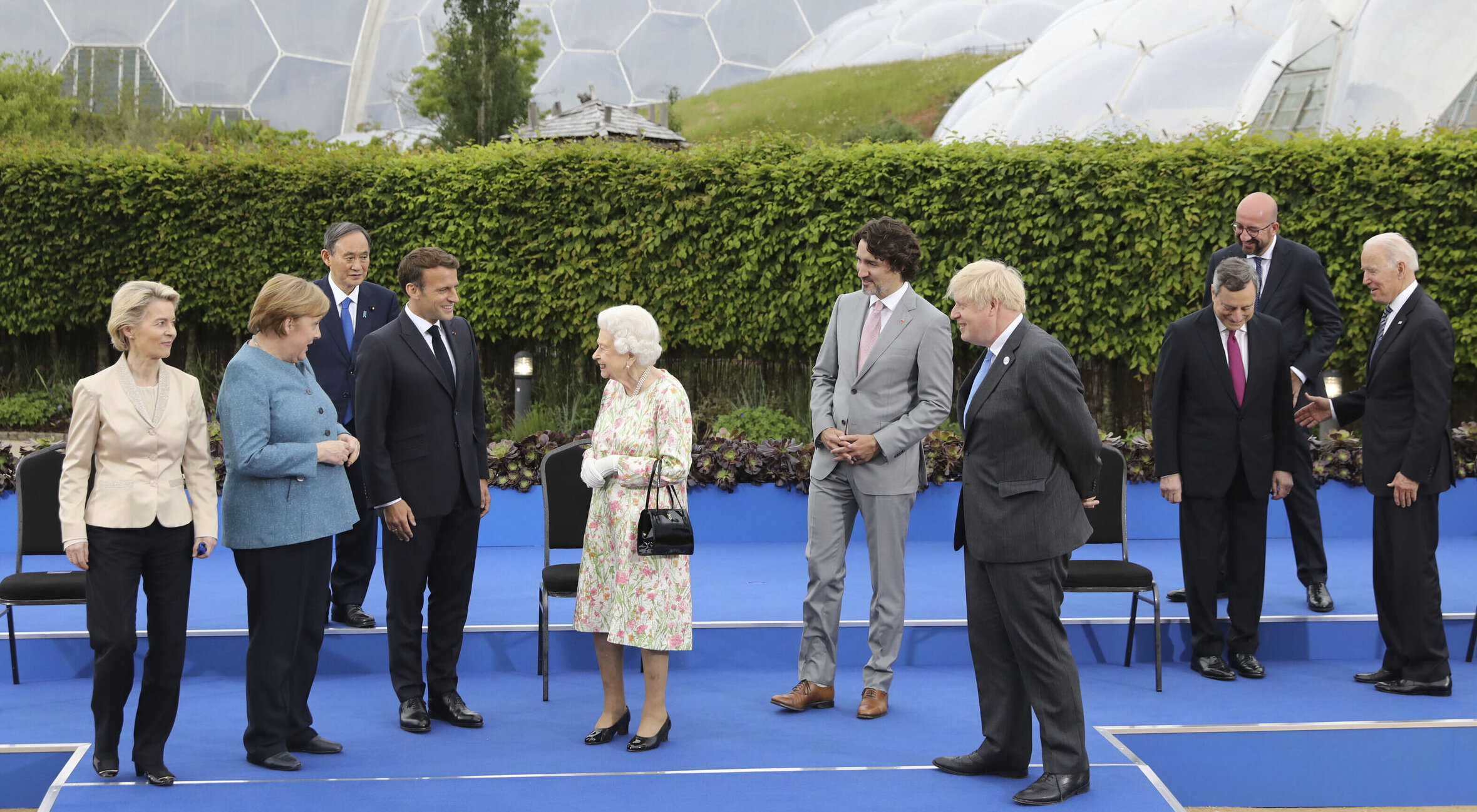 Summit G7| Regina Angliei, la fotografia de grup: „Acum ar trebui să pară că suntem entuziasmați?”