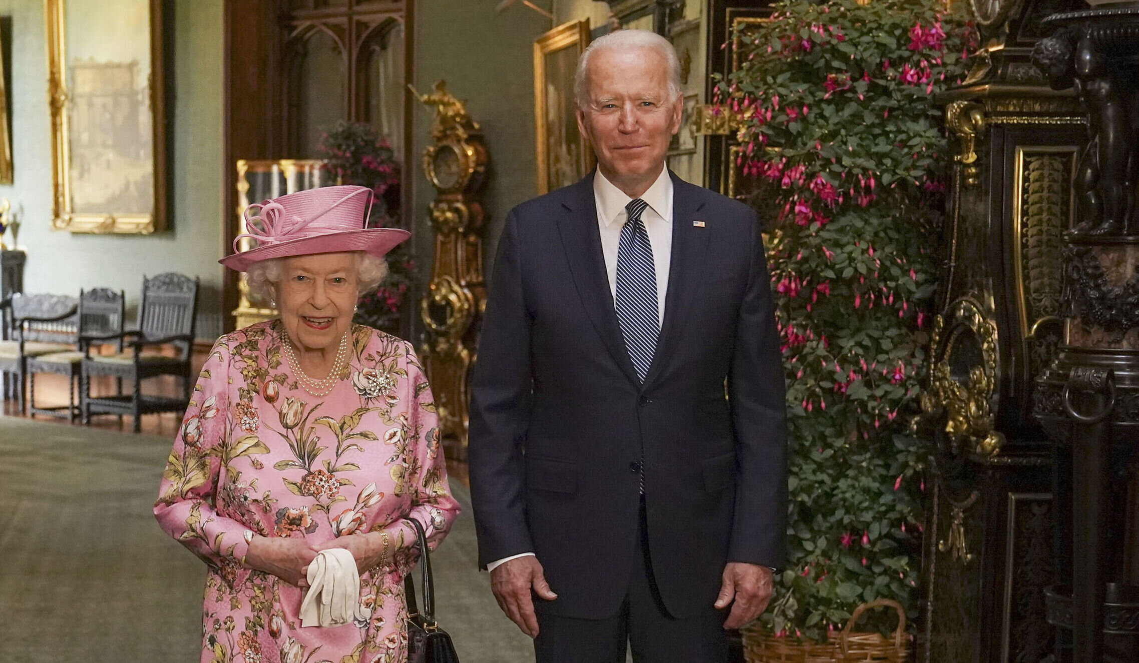 Joe Biden spune că Regina Angliei îi amintește de mama sa. „Mă refer la aspectul fizic și la generozitate”