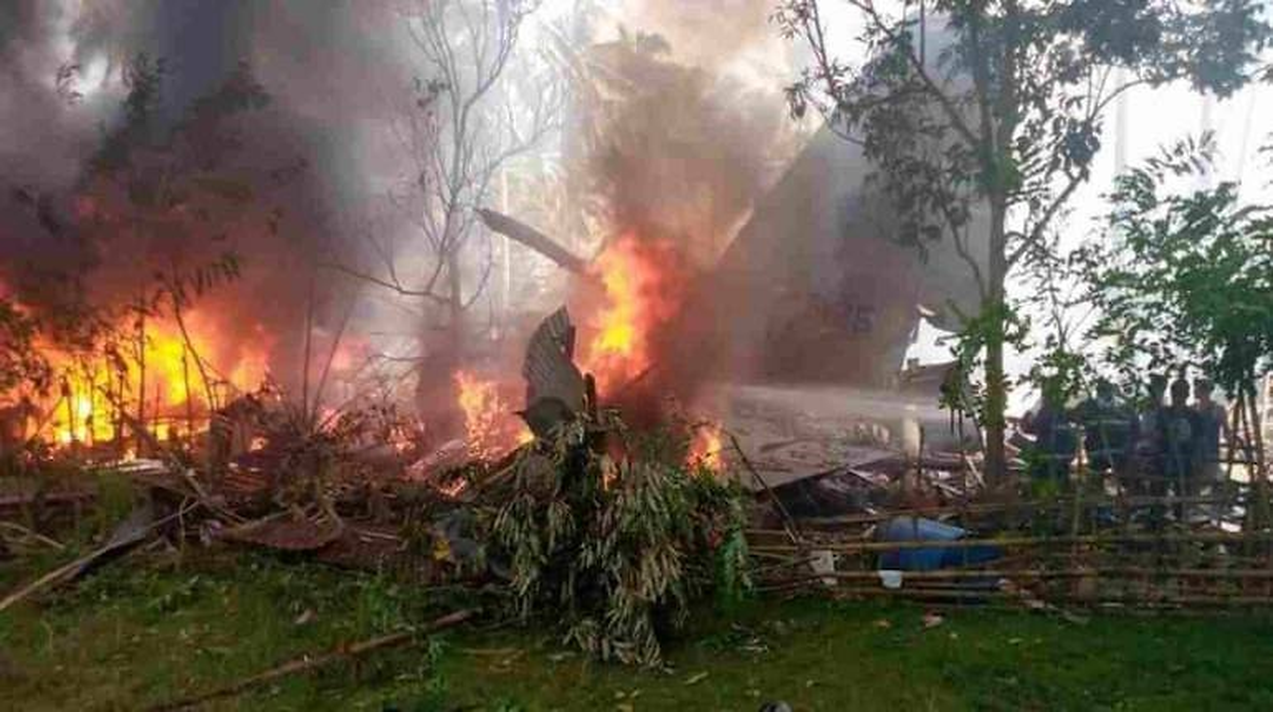 Un avion militar filipinez s-a prăbușit. 92 de persoane se aflau la bordul aeronavei