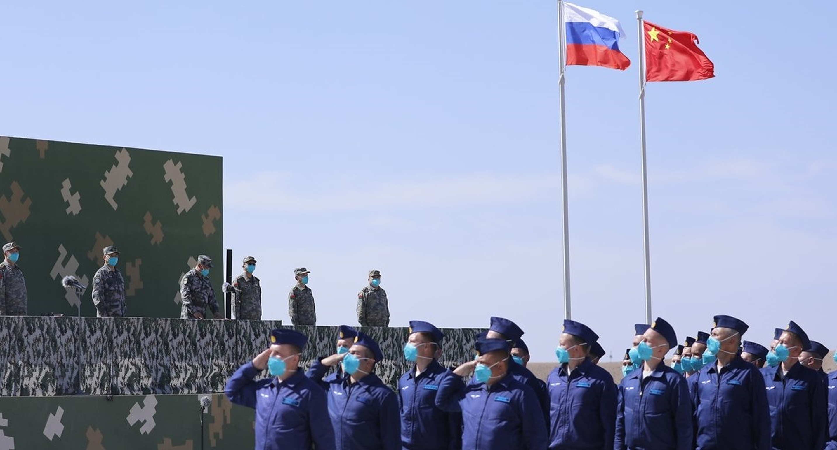 Rusia și China organizează un exercițiu militar comun, cu 13.000 de soldați, drept răspuns la „presiunea Vestului”