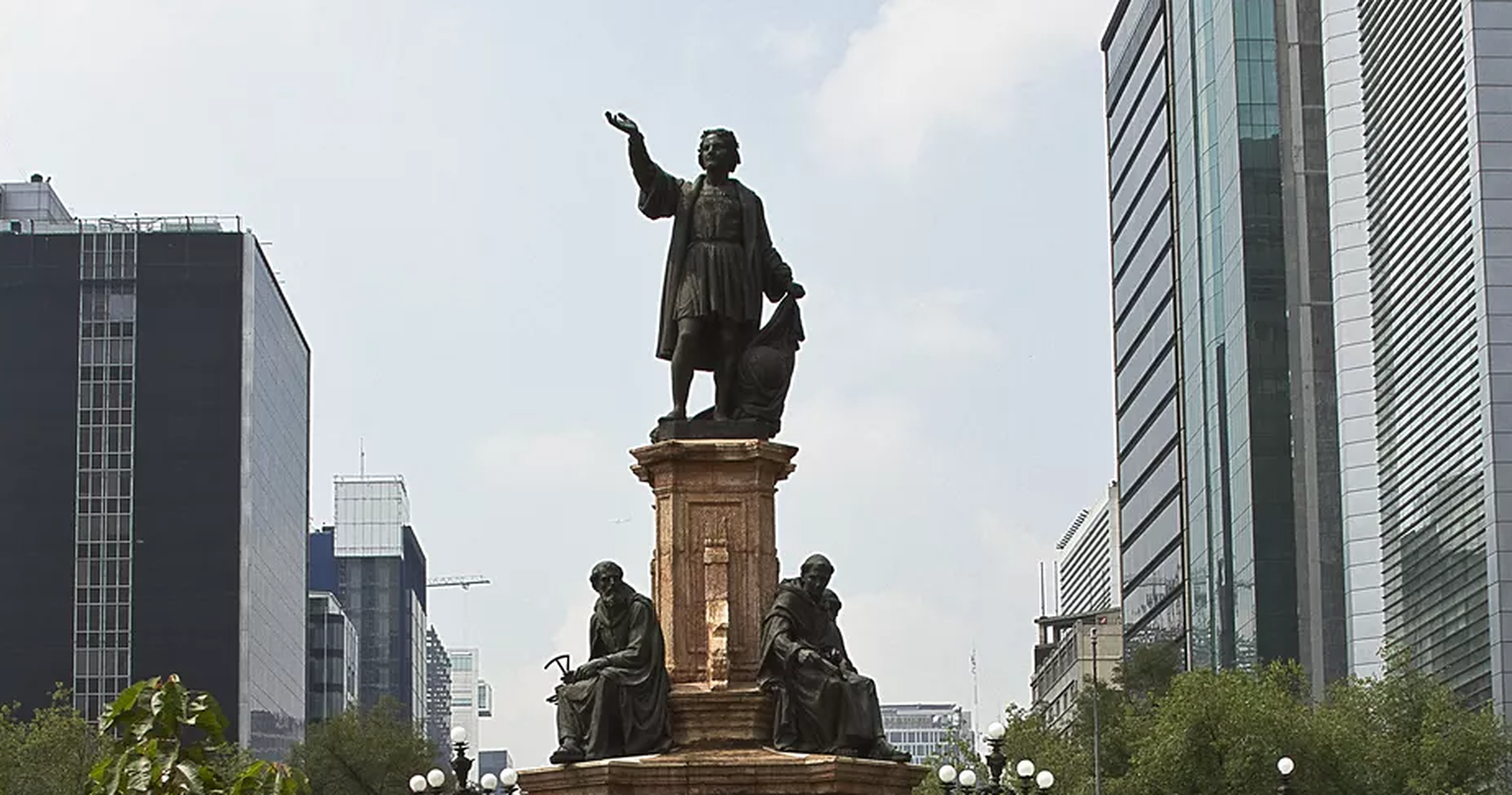 Cancel Cuture| Mexico City înlocuiește statuia lui Cristofor Columb cu cea a unei femei indigene