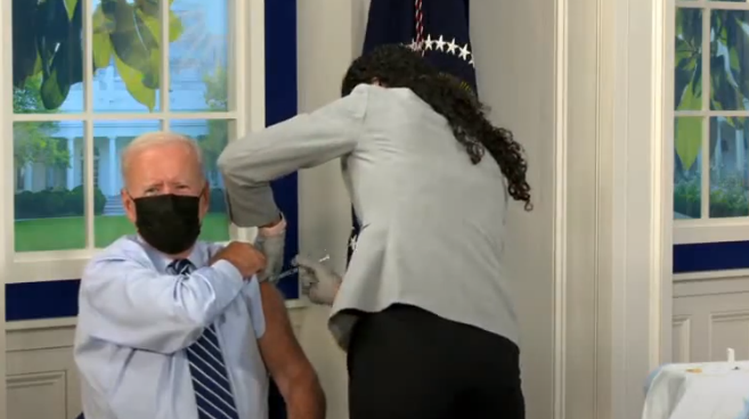 VIDEO| Joe Biden primește a treia doză a vaccinului anti-Covid