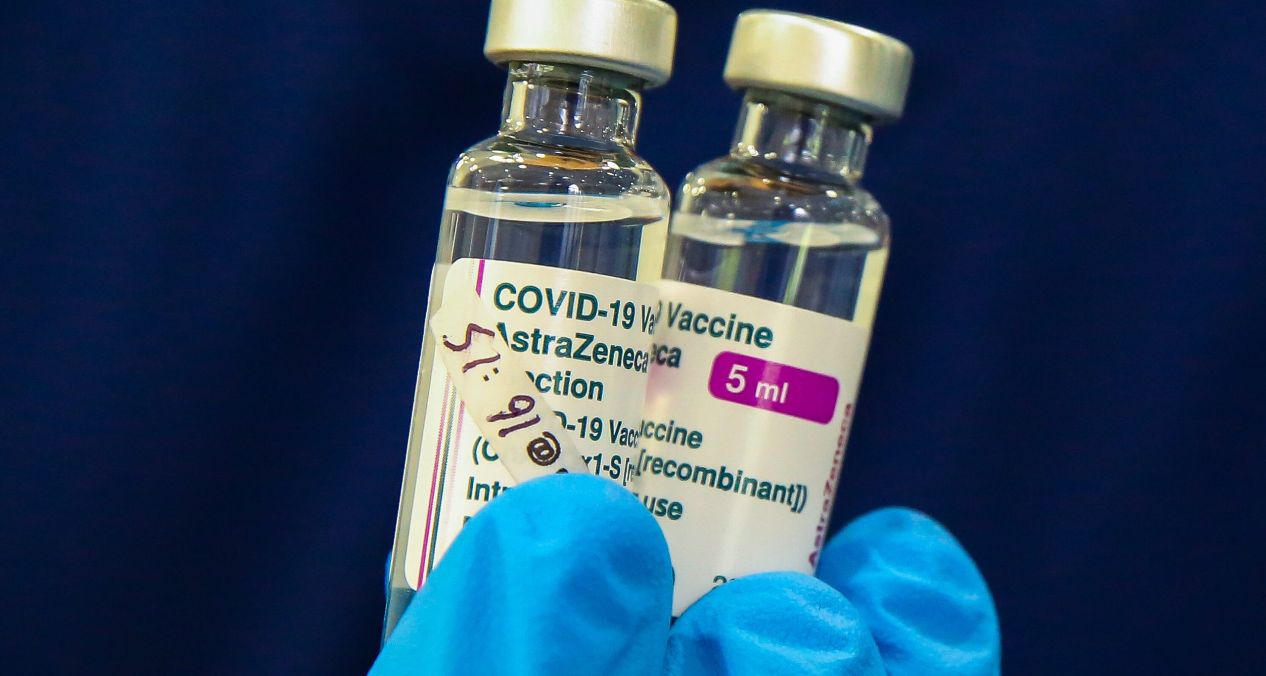 A treia doză este esențială pentru a susține programul inițial de vaccinare cu AstraZeneca, arată un studiu al The Lancet