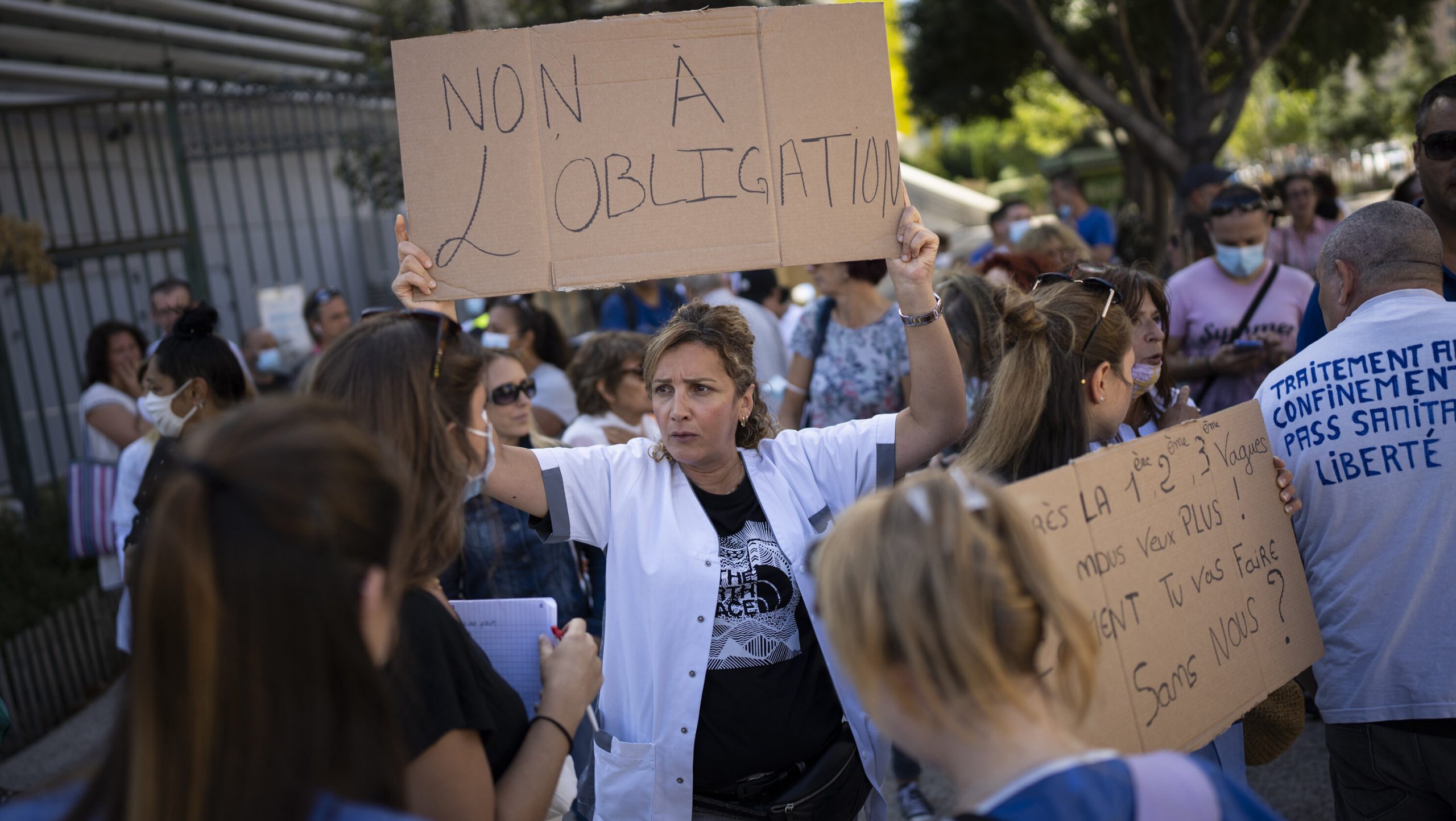 Franța| 3.000 de lucrători din domeniul medical sunt trimiși în concediu fără plată, pentru că refuză vaccinarea anti-Covid