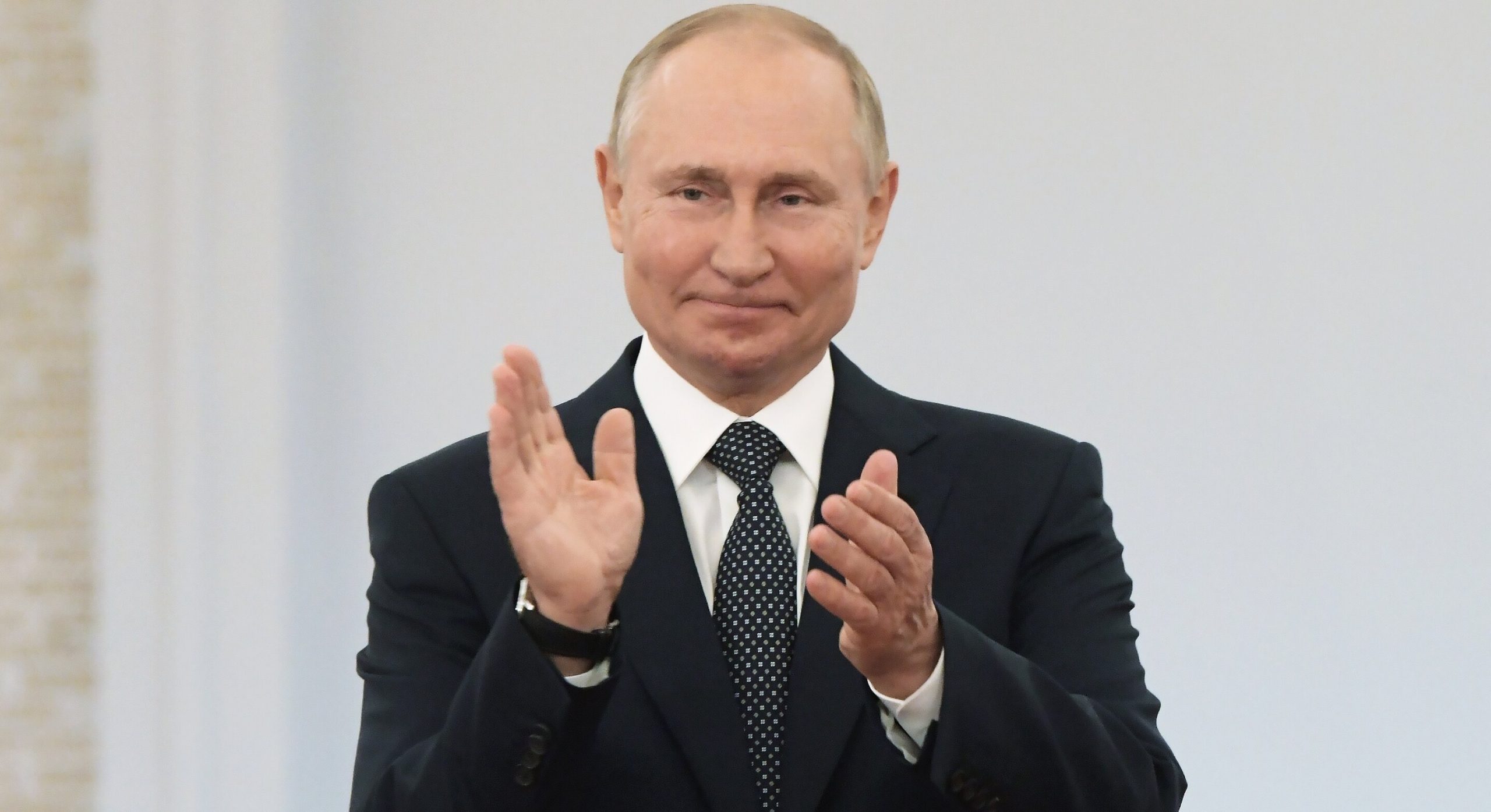 Candidați falși, oponenți în închisoare: Vladimir Putin îi îndeamnă pe ruși să voteze la alegerile parlamentare
