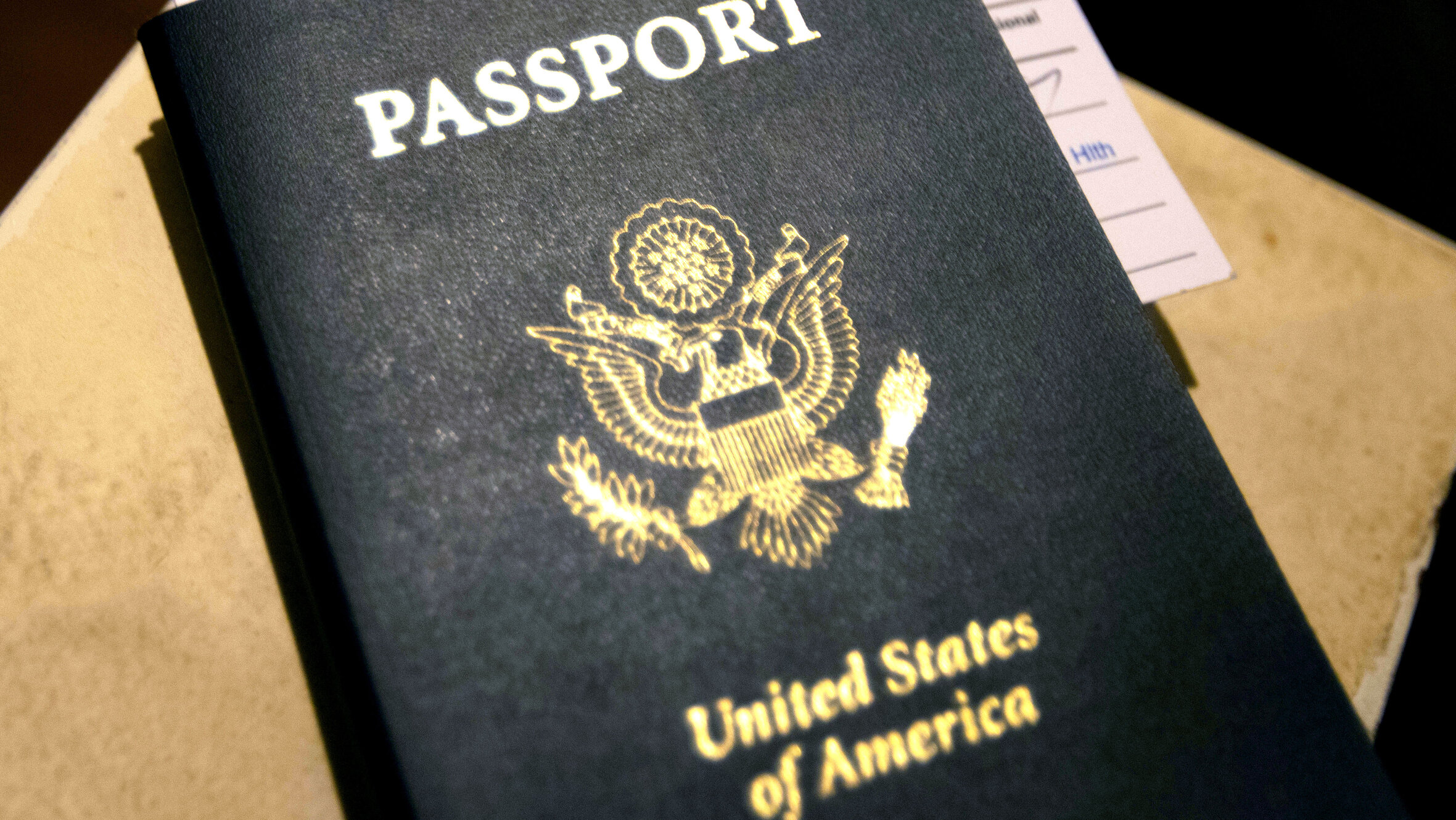 SUA emite primul pașaport cu gen neutru, destinat persoanelor non-binare sau intersexuale