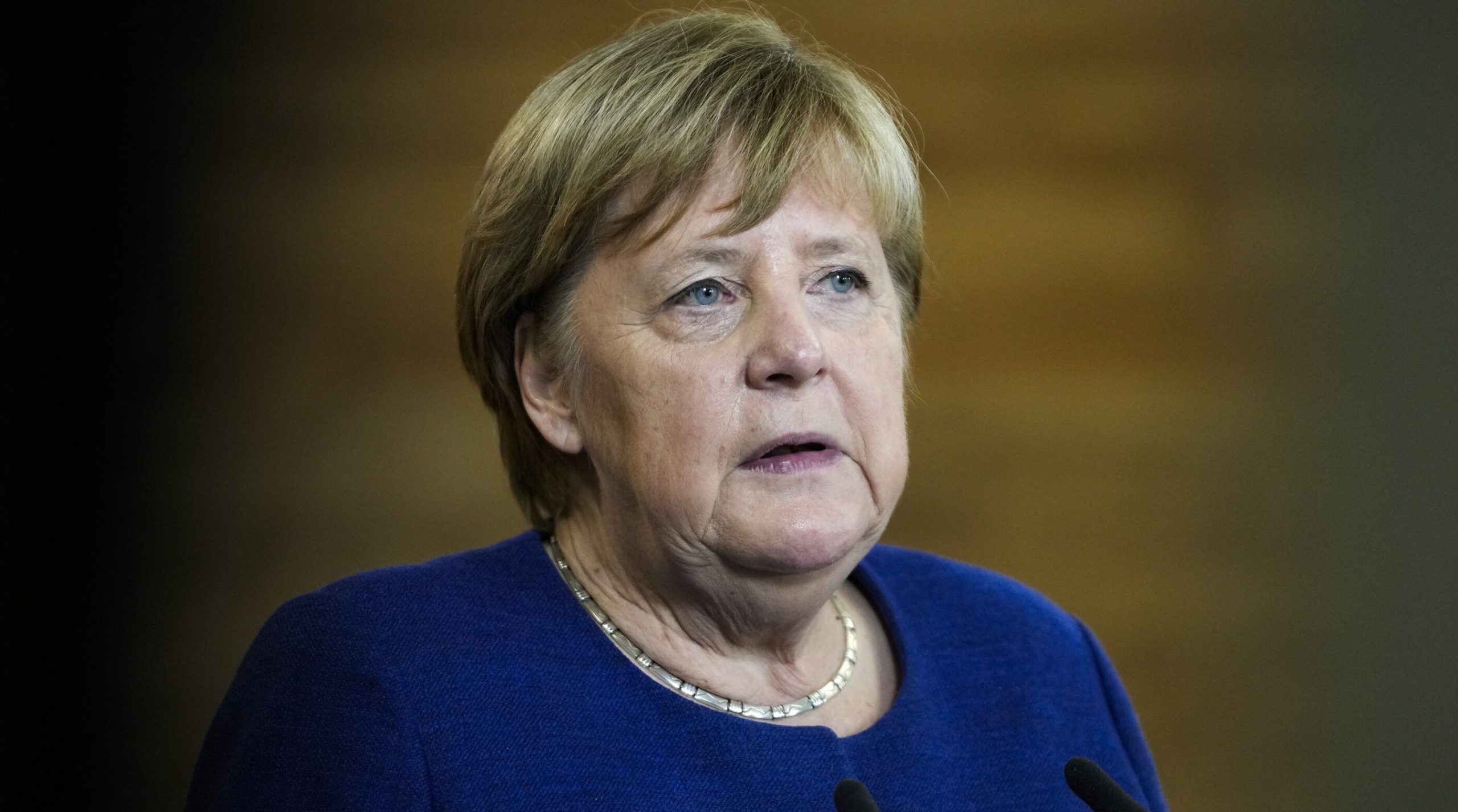 Angela Merkel: Restricțiile actuale „nu mai sunt suficiente”. Criza sanitară „va fi mai rea decât tot ce am întâlnit până acum”