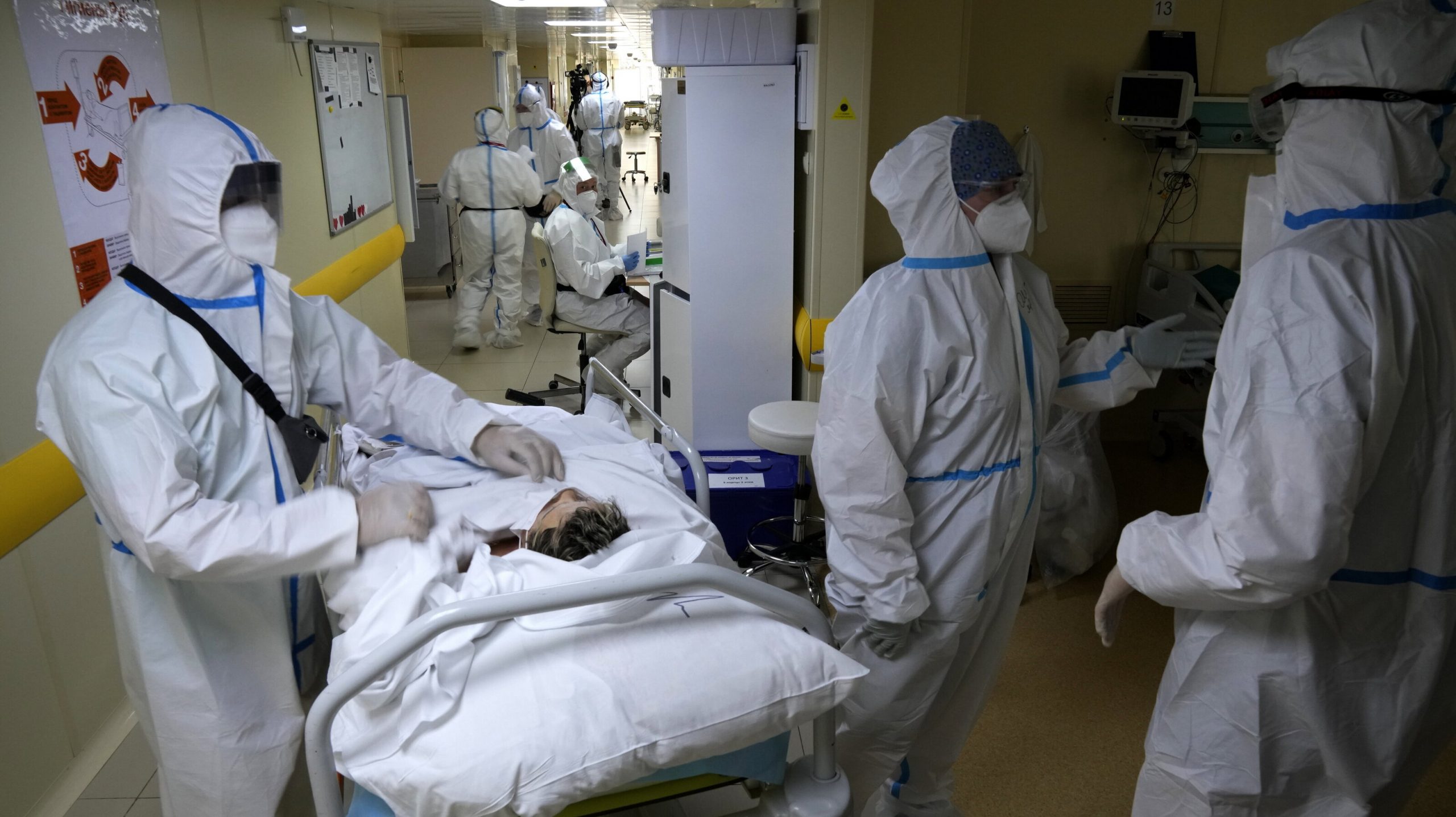 Medicii ruși invită VIP-urile care se opun vaccinului să viziteze spitalele Covid, pentru a vedea efectele bolii cu ochii lor
