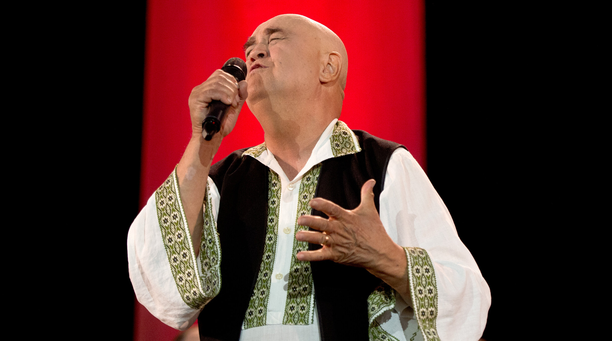 Cântărețul Benone Sinulescu a murit la 84 de ani