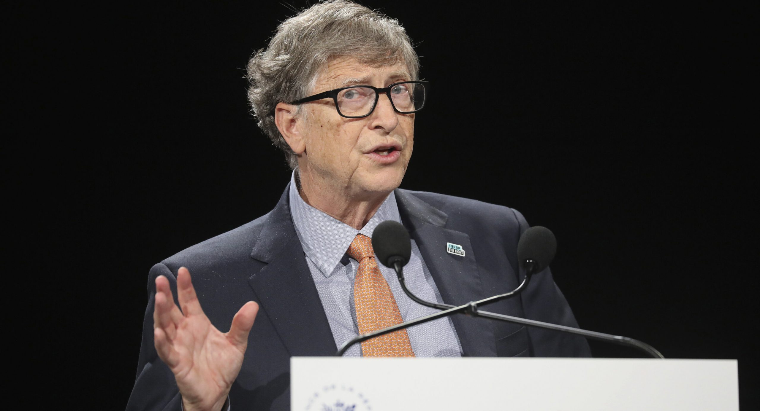 Bill Gates și-a anulat planurile de sărbători. „Omicron se răspândește mai repede decât orice alt virus din istorie”
