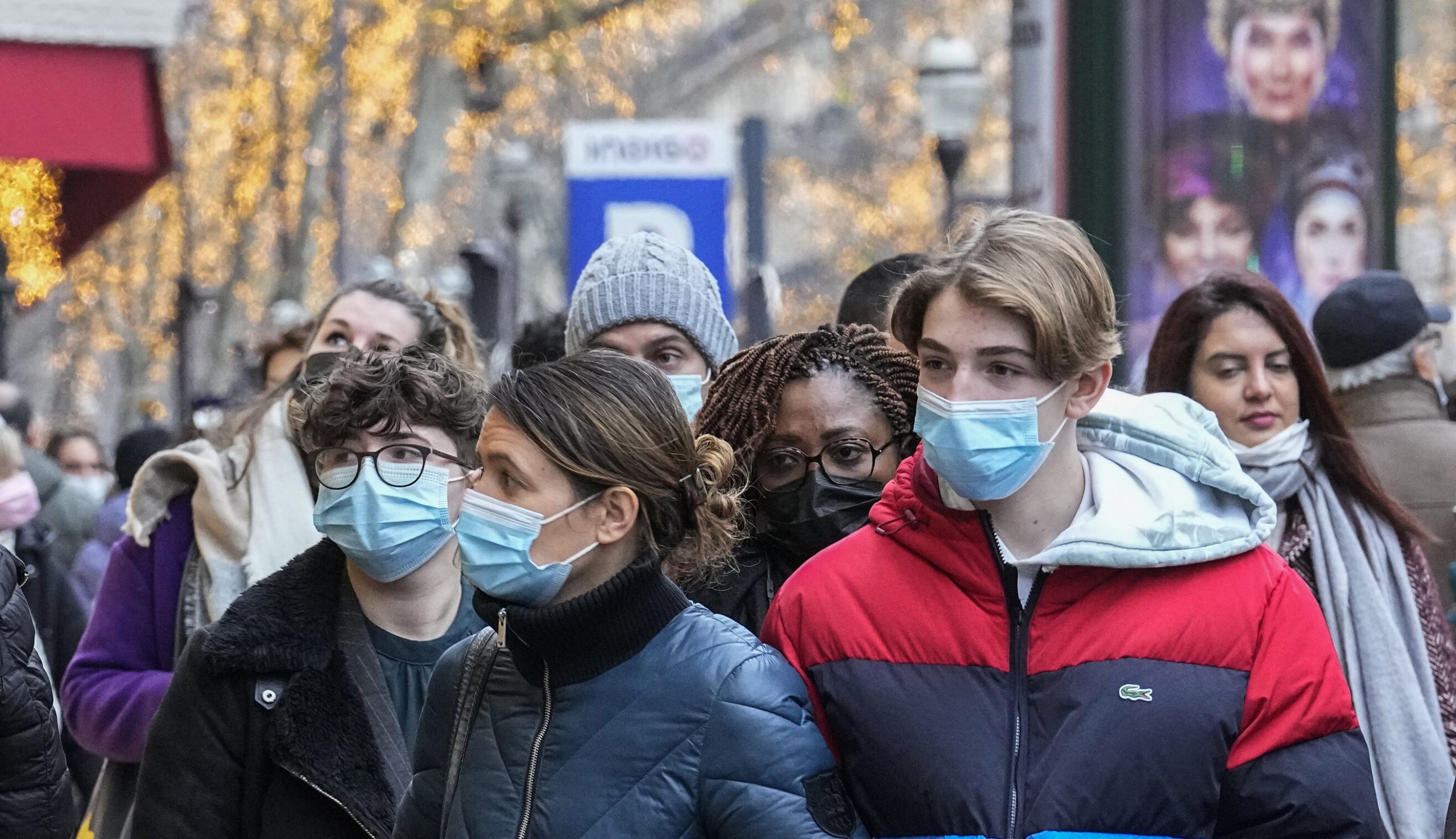 Franța înregistrează 180.000 de noi cazuri zilnice Covid, un record de la începutul epidemiei