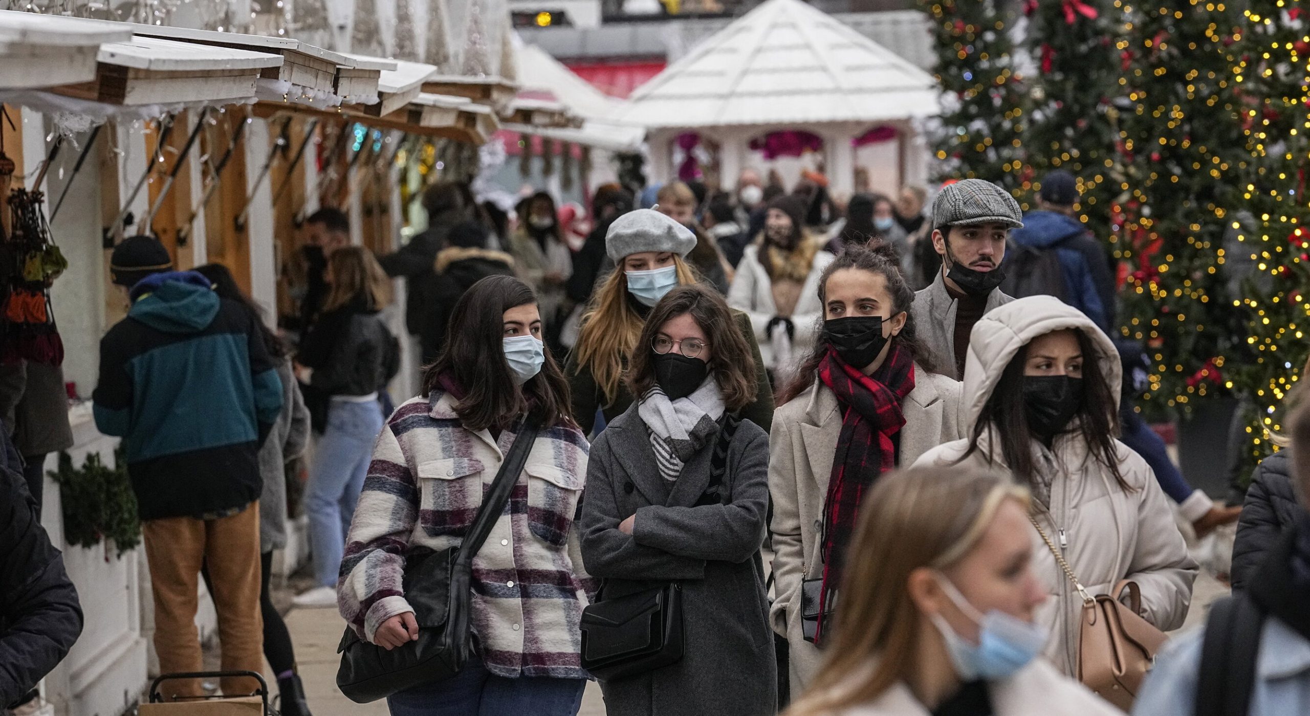 Franța înregistrează 100.000 de noi cazuri zilnice Covid pentru prima dată de la debutul pandemiei