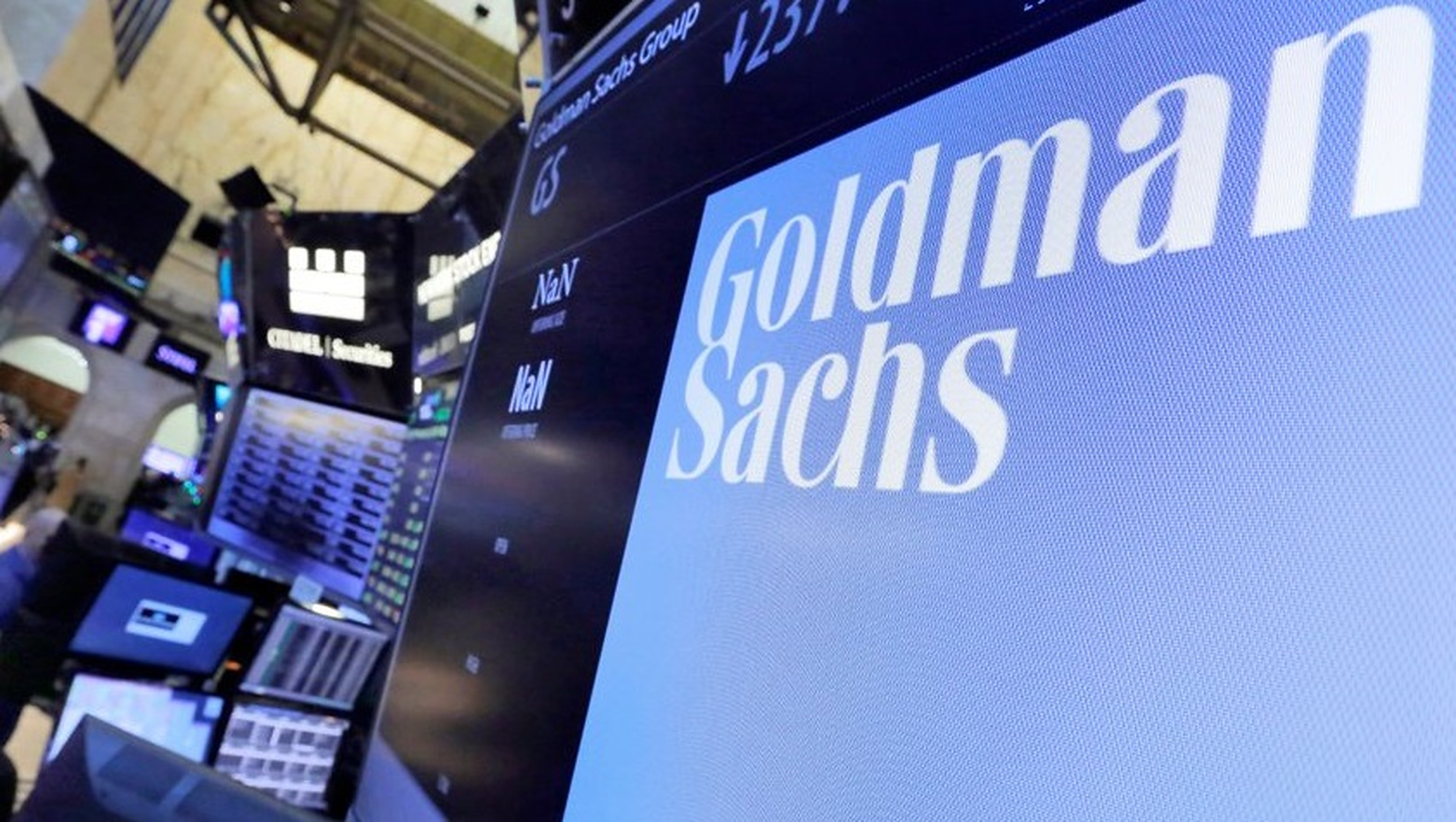 Banca americană Goldman Sachs le cere angajaților și clienților să primească doza suplimentară a vaccinului anti-Covid