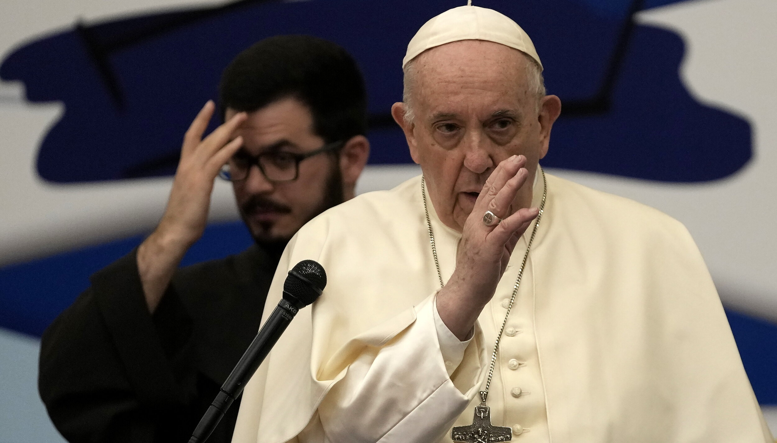 Papa Francisc condamnă atitudinea woke a Bruxelles-ului: „Mă duc cu gândul la dictatura nazistă, la cea comunistă”