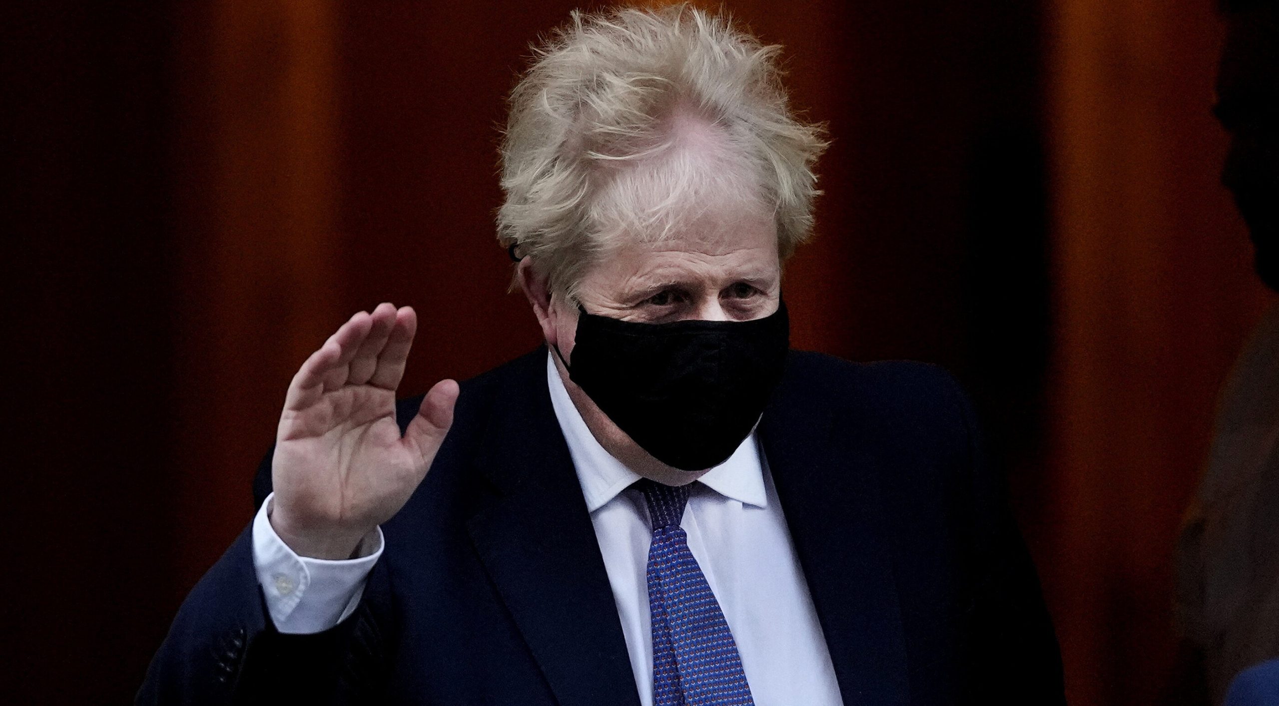 Boris Johnson îi cere iertare reginei Elisabeta a II-a pentru petrecerea organizată în ajunul funeraliilor prințului Philip