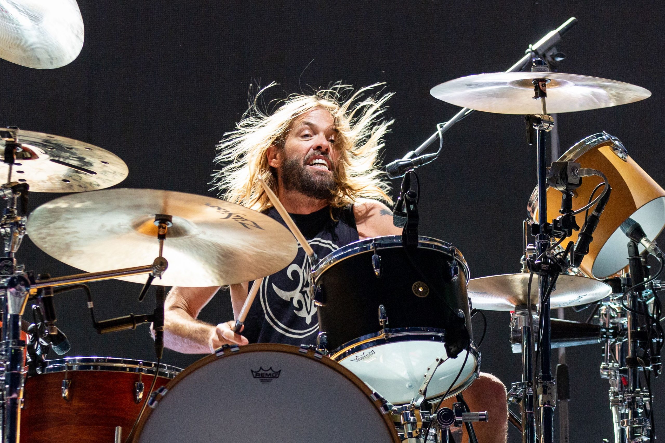 Foo Fighters va susține concerte tribut pentru regretatul toboșar Taylor Hawkins