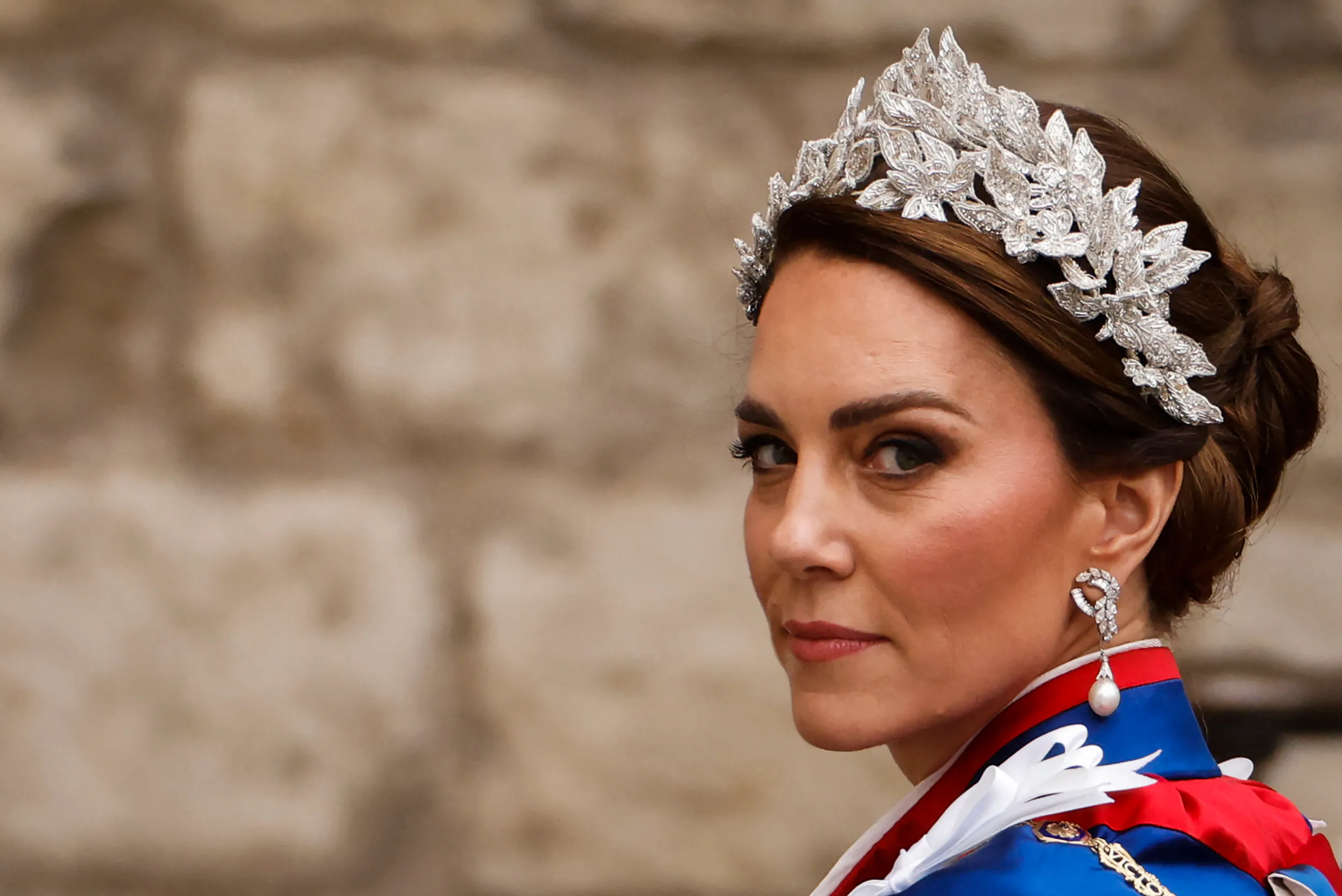 Kate Middleton primește numeroase mesaje de încurajare de la celebrități și de la membrii familiei regale după anunțarea diagnosticului