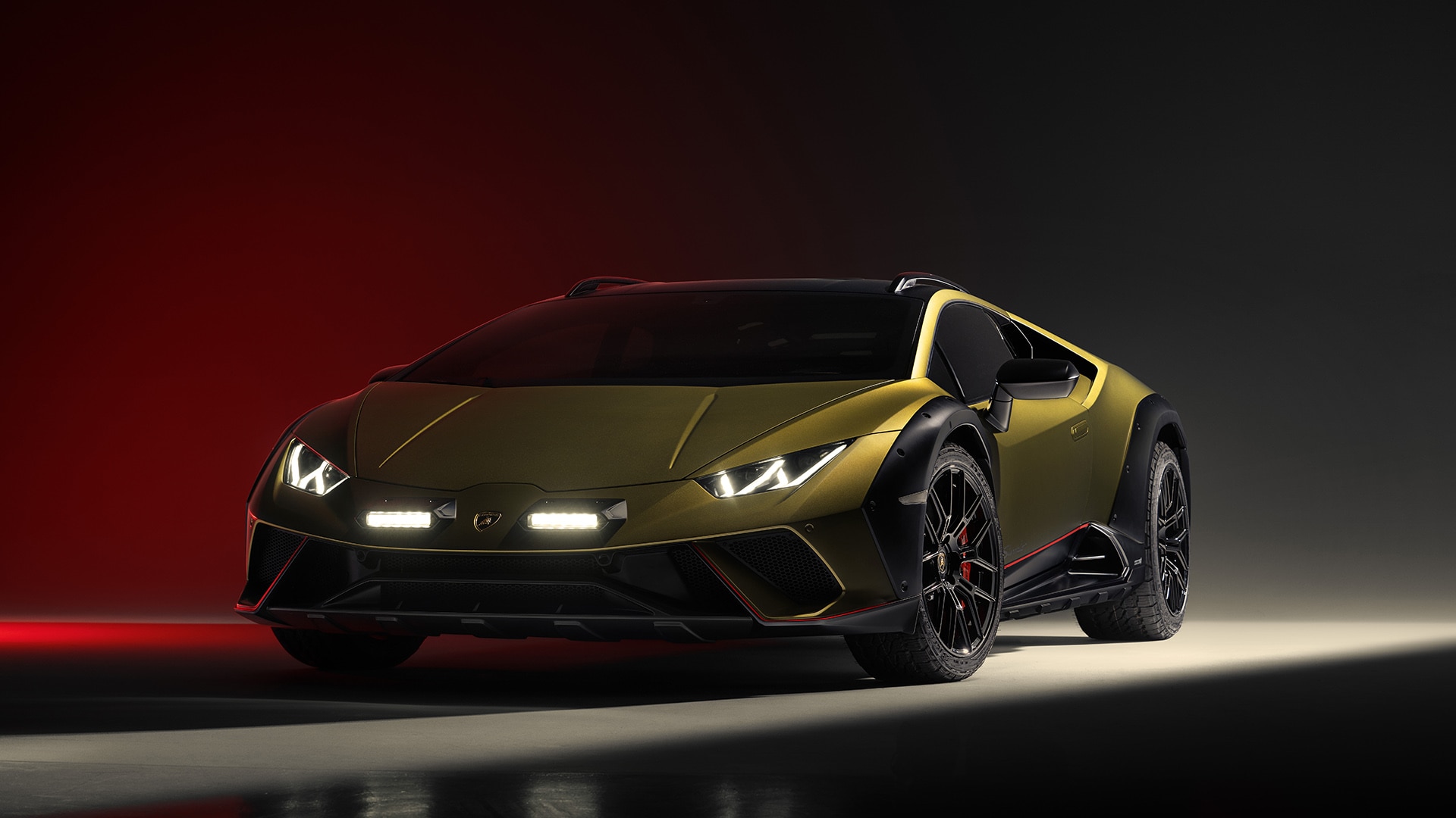 Lamborghini te surprinde cu prima mașină off-road, testată de Supercar Blondie