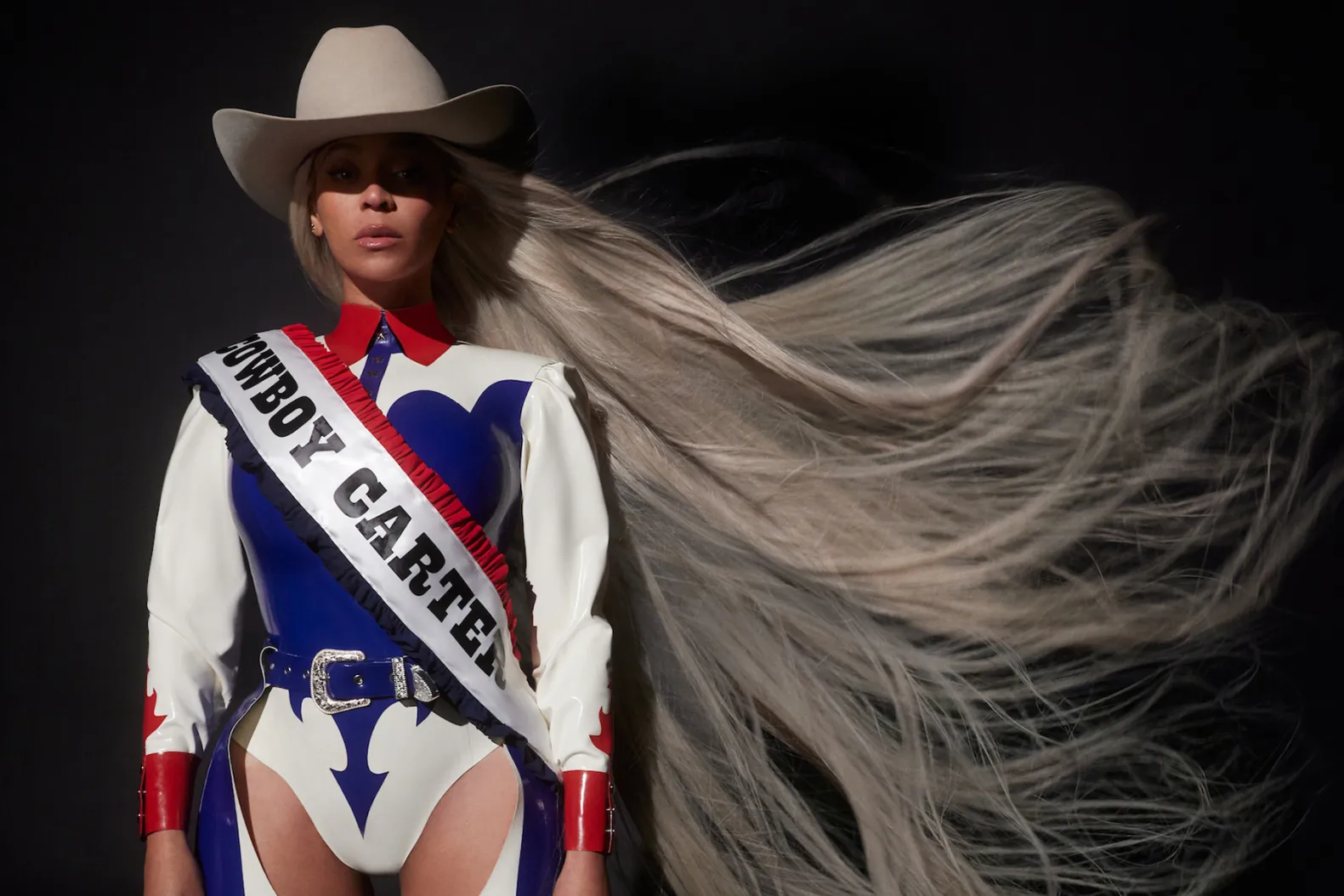 Beyoncé face istorie în clasamentele britanice cu albumul „Cowboy Carter” și single-ul „Texas Hold ‘Em”