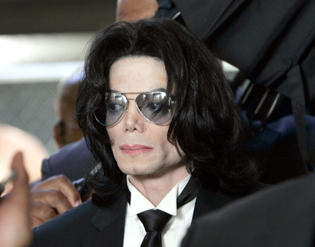 Fotografii nud cu Michael Jackson ar putea fi distribuite lumii